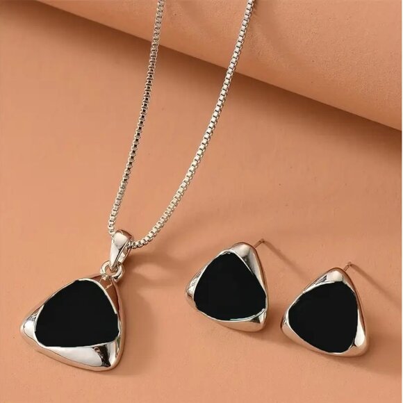 Elegant Geometric Necklace and Earrings Set  Black Triangle Pendant Set - Picture 1 of 1
